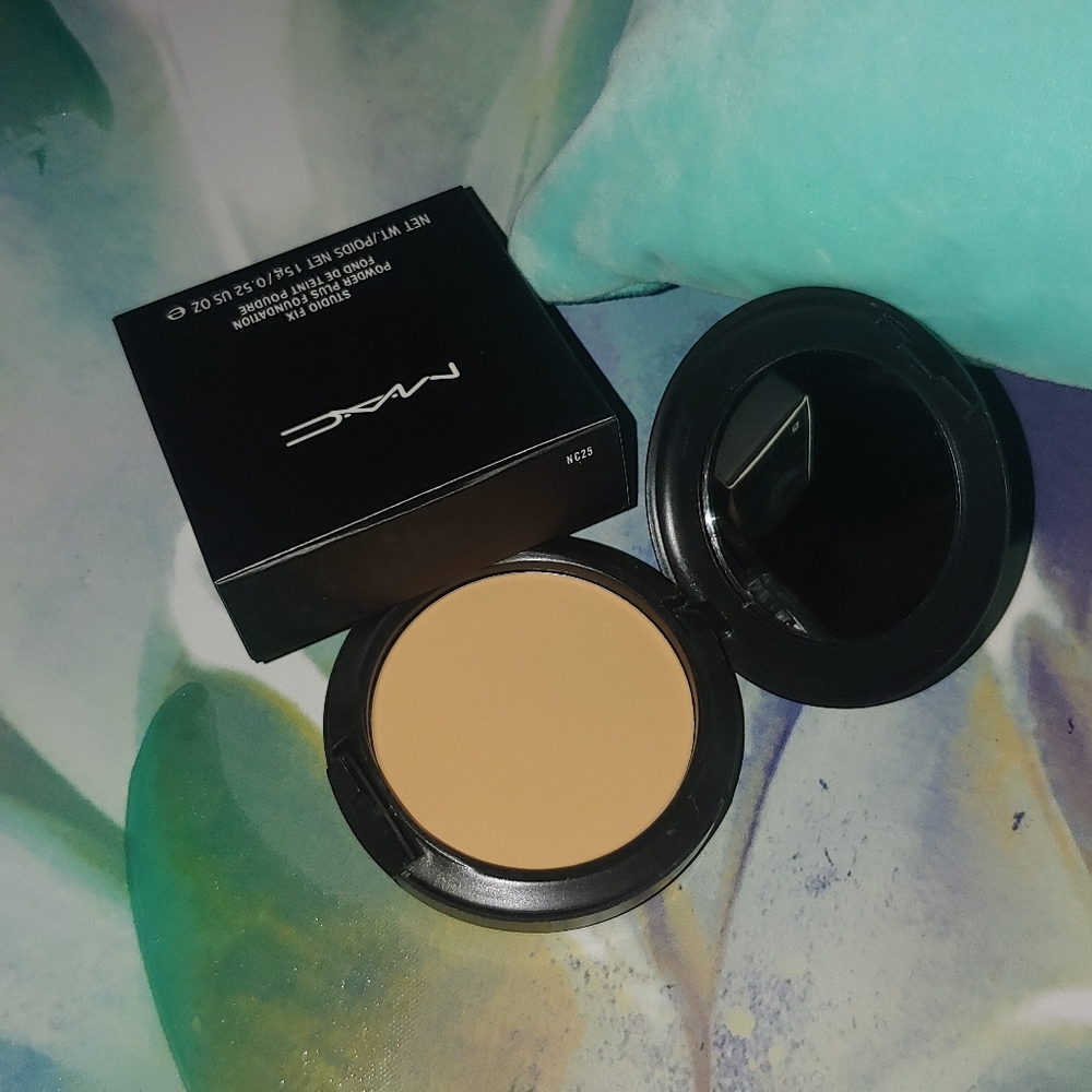 🐸 New Mac Studio Fix Powder + Foundation NC25 🐸